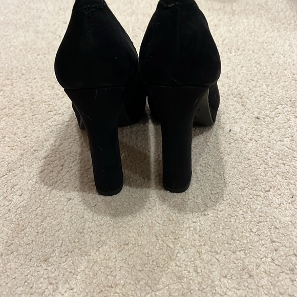Black suede heels - Picture 2 of 6